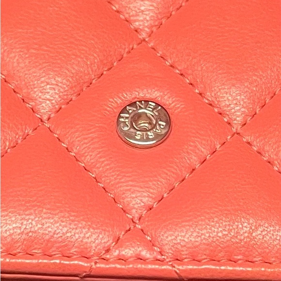 Gorgeous Pink Chanel Lambskin Wallet - Picture 9 of 9